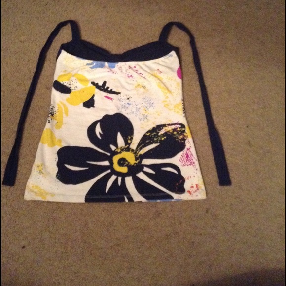 Halter top. - Picture 2 of 2