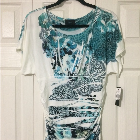 Figure-enhancing top
