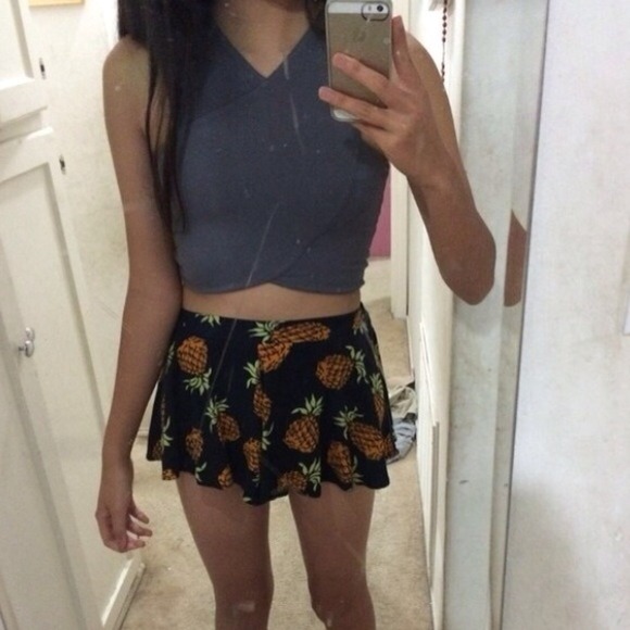 LF maroon bandage crop top - Picture 3 of 4