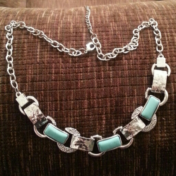 STYLISH NECKLACE xxx sold n bundle xxxxx - Picture 2 of 2