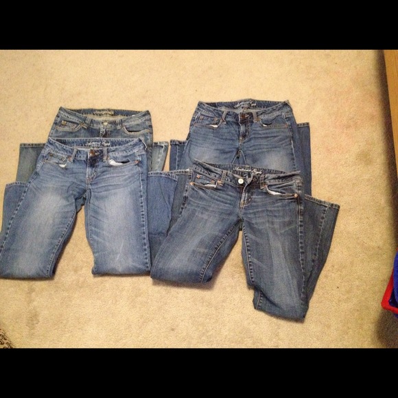 4 pair of AE jeans bundle! 👑