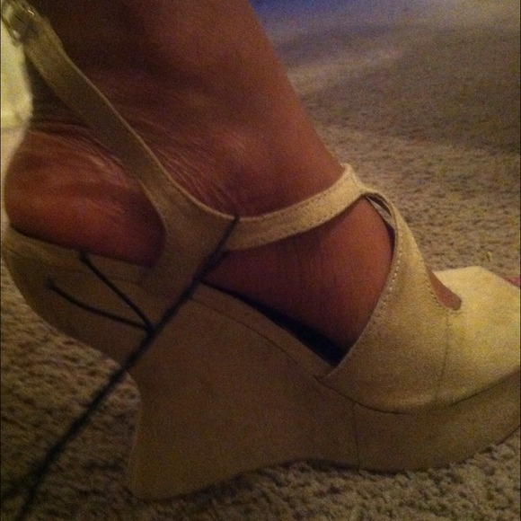 Wedge sandals - Picture 2 of 4