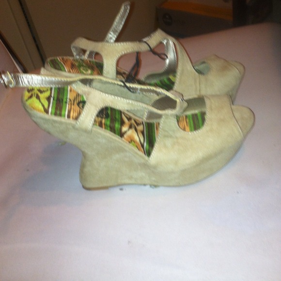 Wedge sandals - Picture 4 of 4