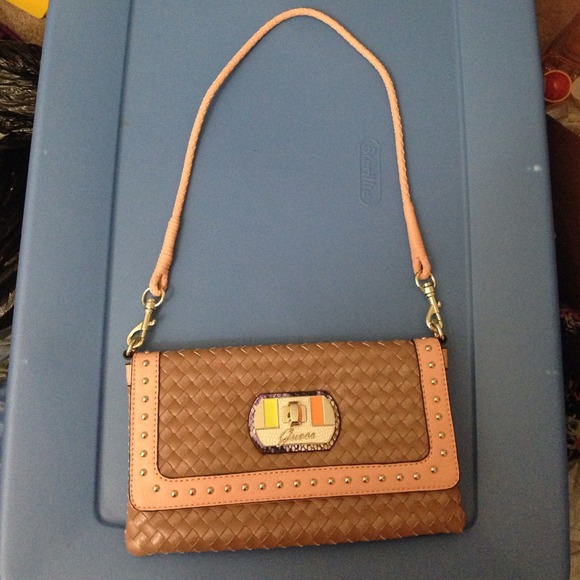 Guess peachy handbag nwot