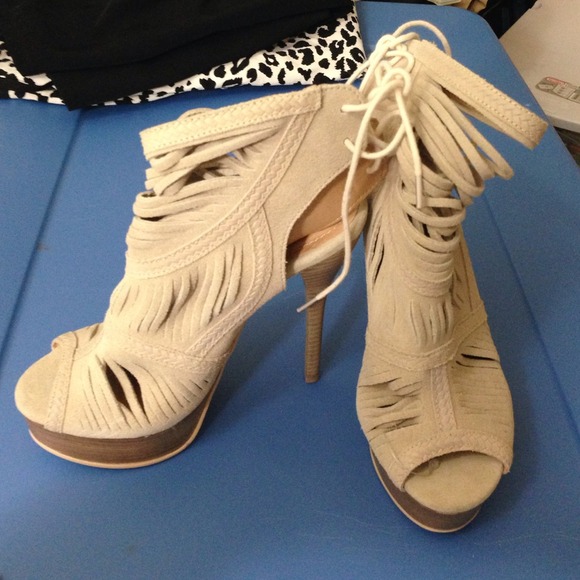 Vs sample shoes by Colin Stuart sz 6B brand new