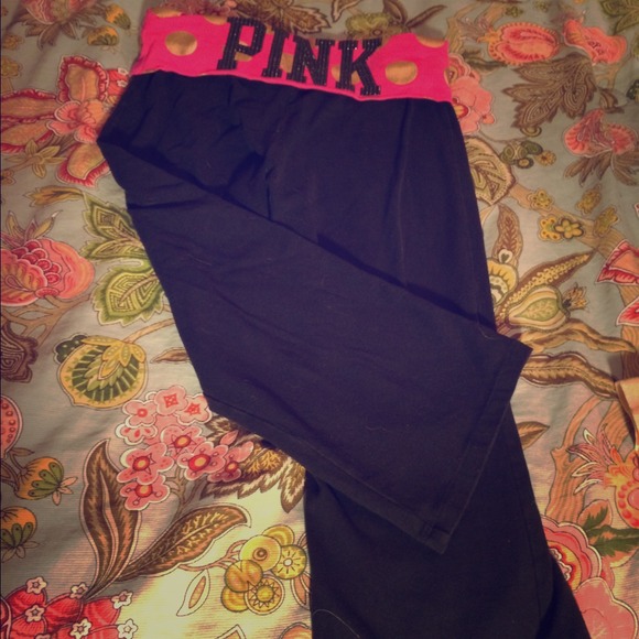 VS Pink cropped yoga pants