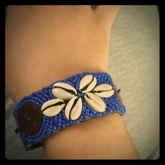 Handmade shell and bead bracelet