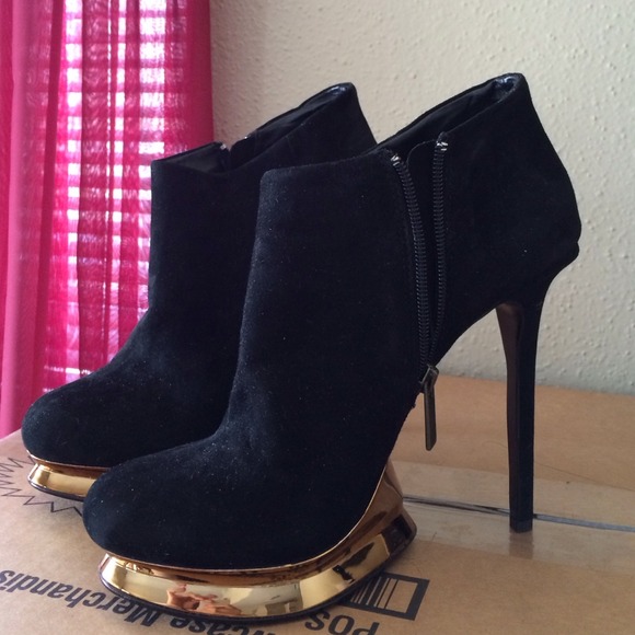Dolce vita booties!!!!