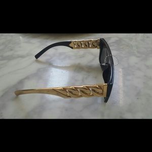 Brand new gold chain glasses never warn