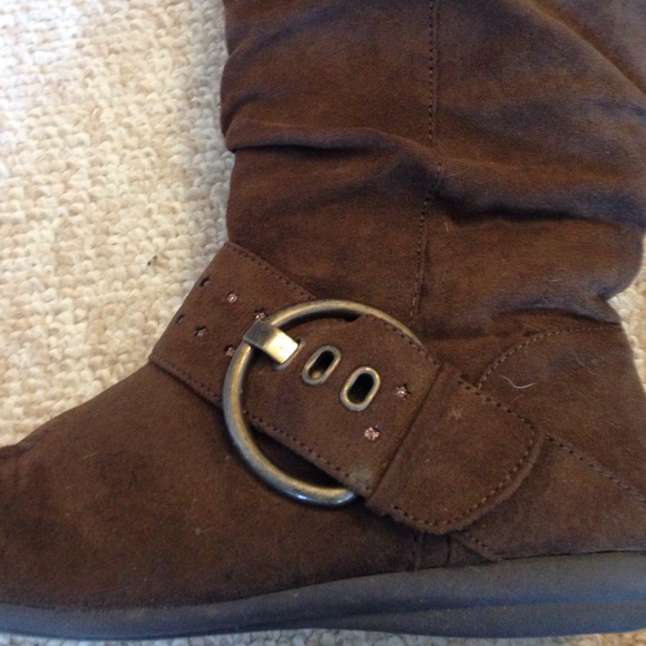 Donated! Brown suede boots - Picture 2 of 4