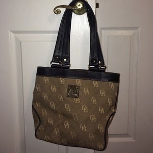 Reduced! Dooney & Bourke signature shoulder bag