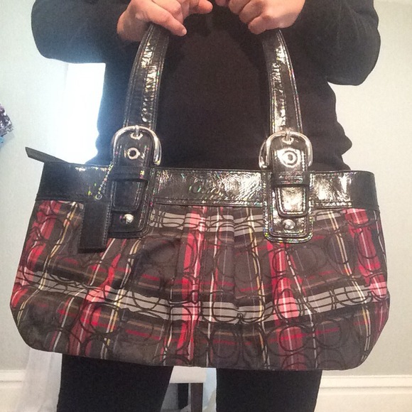 Coach Handbags - 🎉HP! Coach poppy handbag