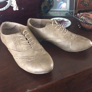 💛SOLD!💛 Tan oxfords