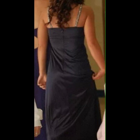 Formal dress - Picture 3 of 3