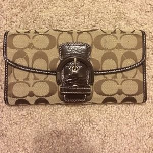 Great condition brown signature coach wallet