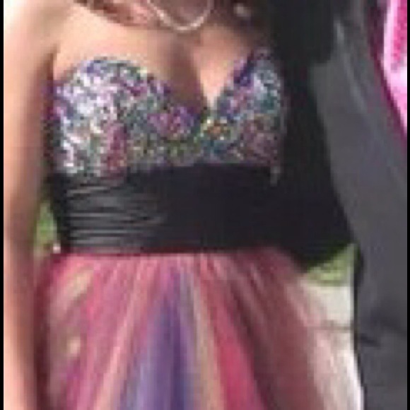 Formal dress. - Picture 3 of 3