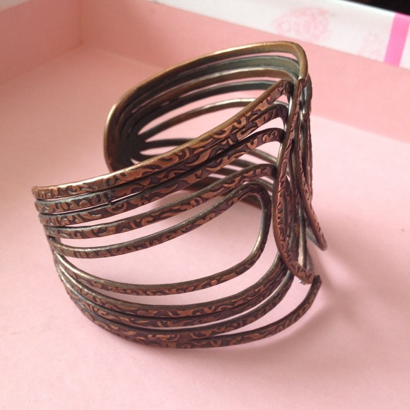 Jewelry - Picture 2 of 3