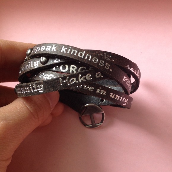 Jewelry - Picture 4 of 4