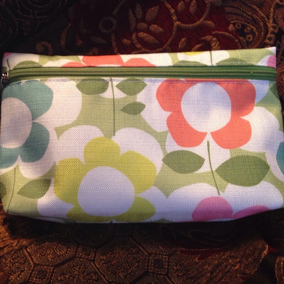 CLINIQUE makeup bag