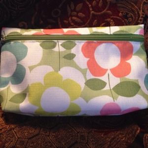 CLINIQUE makeup bag