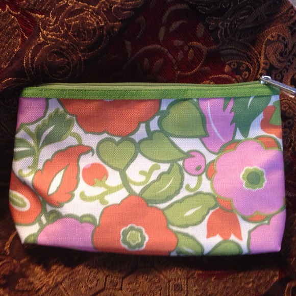 CLINIQUE MAKEUP BAG