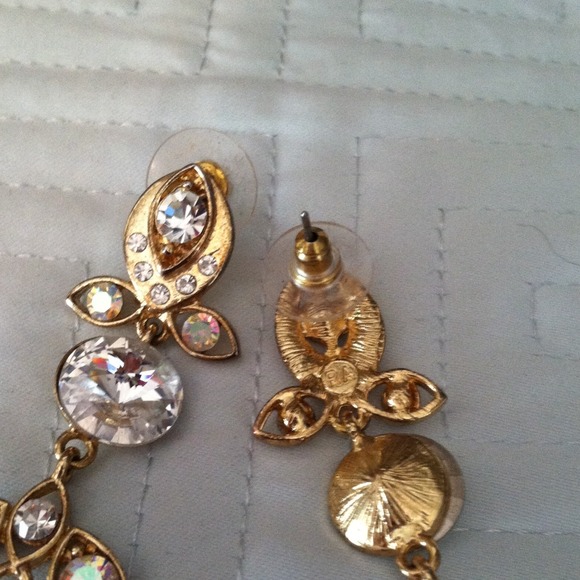 Beautiful gold dangle earrings💋 - Picture 2 of 4