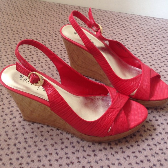 White House black market coral wedges