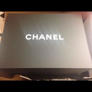 Chanel gift box