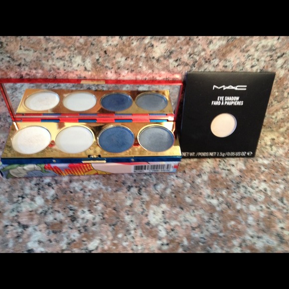 Wonder Woman Eyeshadow Only!