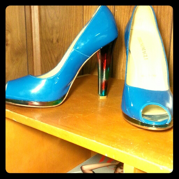Bruno Magli Open-Toe Pumps. Size US 7 .