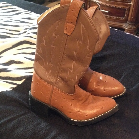 Kids cowboy or cowgirl boots used once