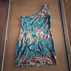 Snake skin patterned one shoulder mini dress.