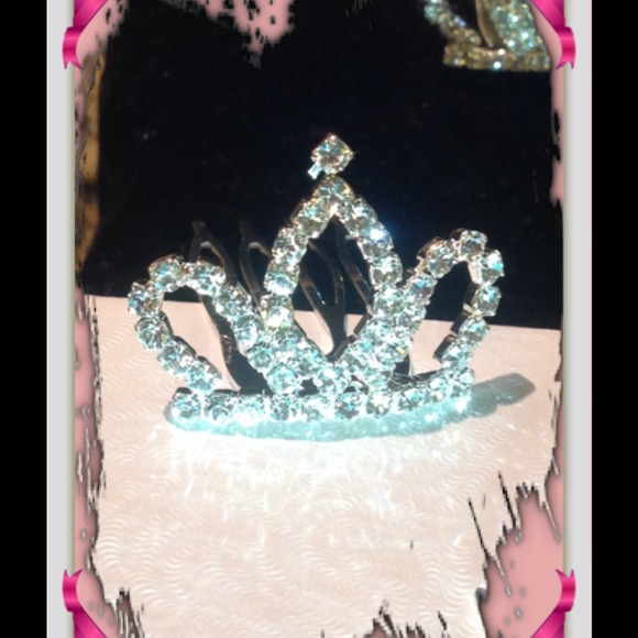 Beautiful! Little tiara.