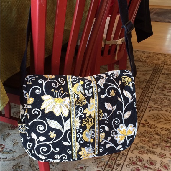 Vera Bradley Messenger bag