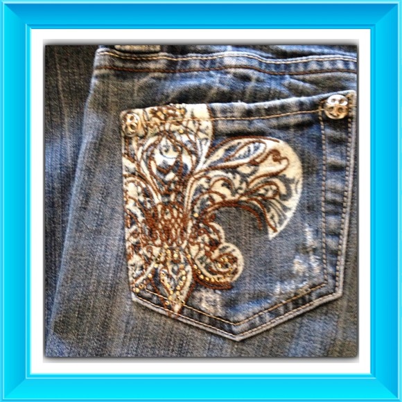 Sold - Picture 2 of 4