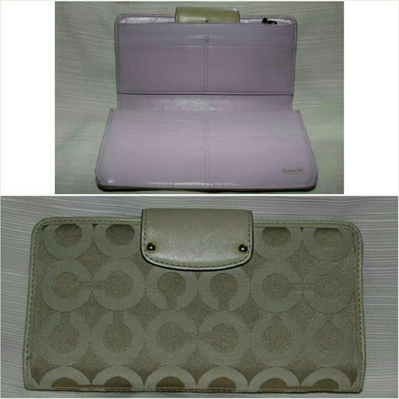 Authentic Coach wallet - Picture 2 of 4