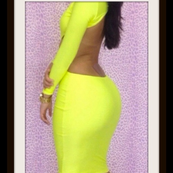 NWOT Yellow flashy bodycon stretch dress - Picture 2 of 4