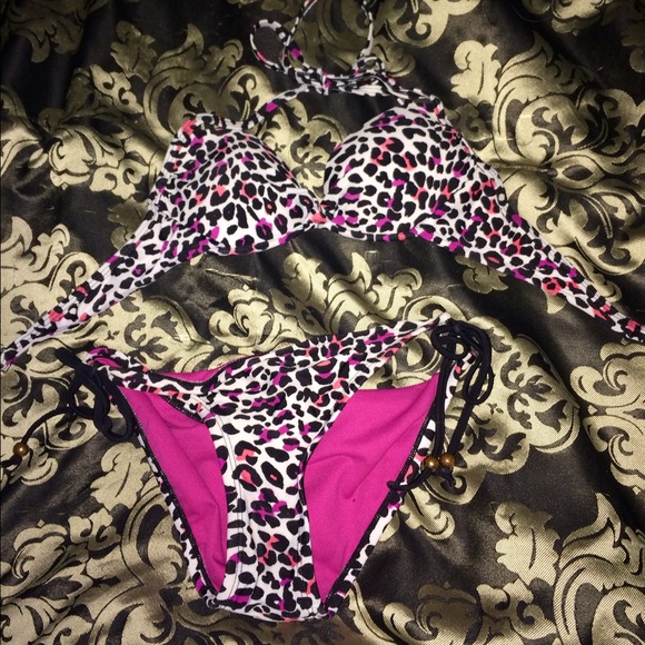 Pink cheetah bikini! - Picture 1 of 3