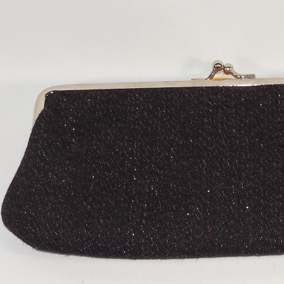 Old navy clutch