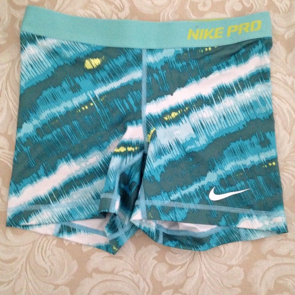 💙SOLD SOLD💙Nike Pro Shorts Size Small
