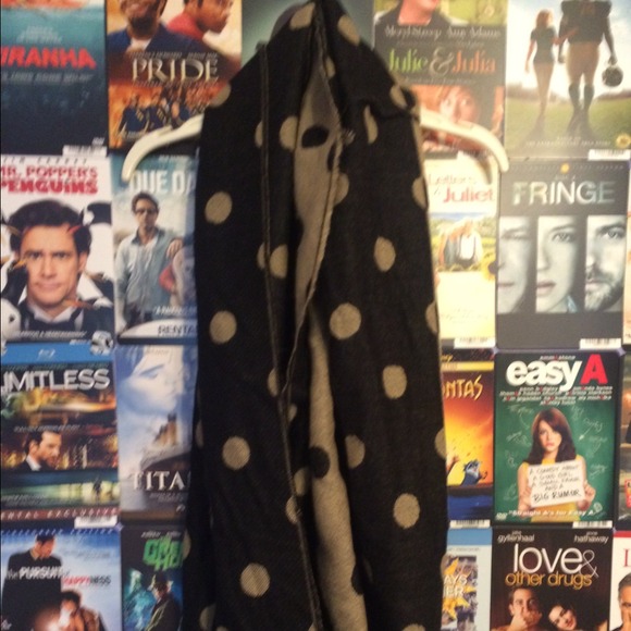 🌸Polka dot infinity scarf - Picture 2 of 2