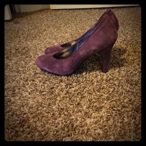 Nine West faux suede pumps