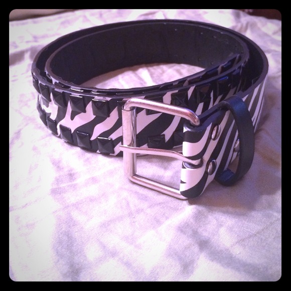 Zebra belt