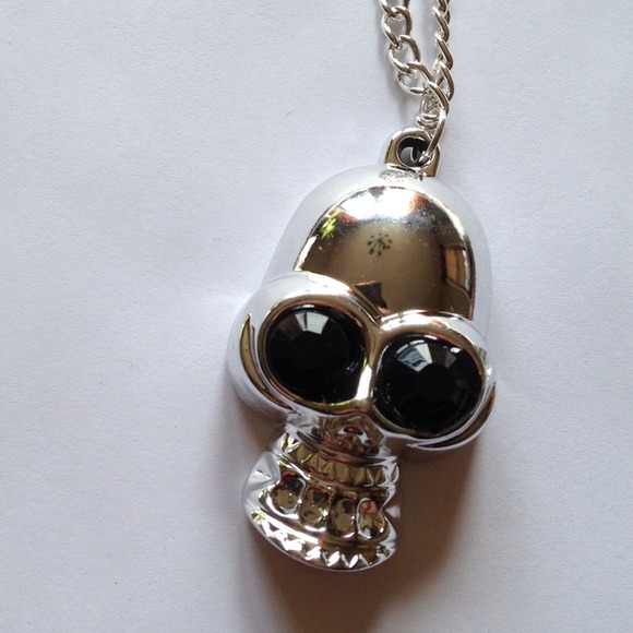 💖2 for $10💖Cool skull pendant necklace in Silver