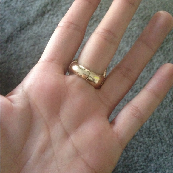 Oversized ring - Picture 2 of 2