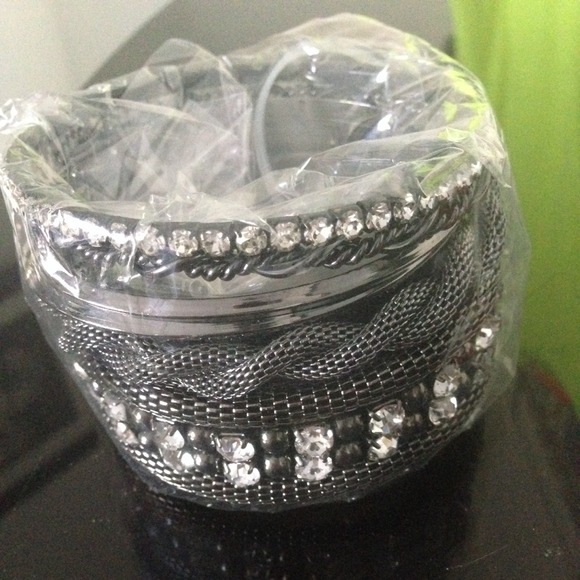 Bangle set - Picture 1 of 1