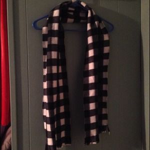 Black and White scarf
