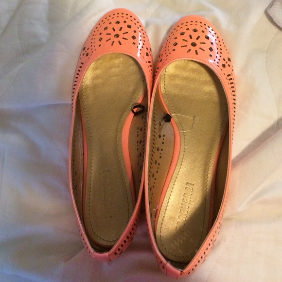🚫sold🚫 Brand new forever 21 pink flats. Size 8