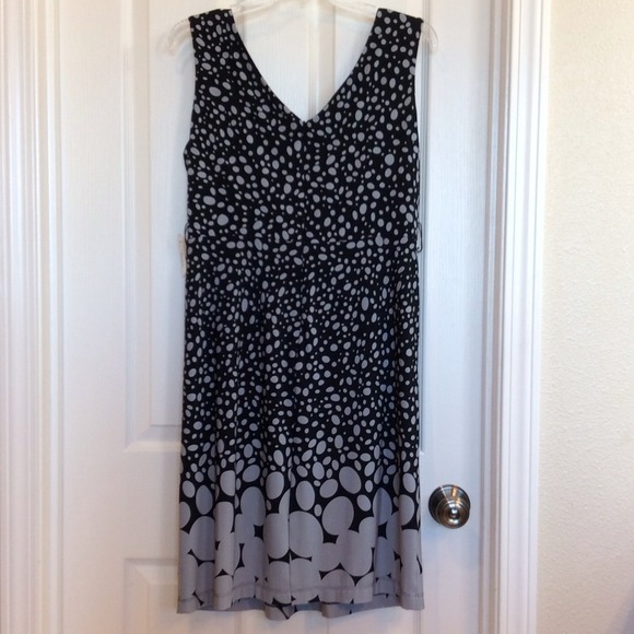 🌺SOLD🌺NEW Polka dot dress - Picture 4 of 4