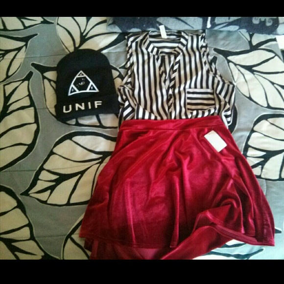 ❌SOLD❌NWOT red velvet skater circle skirt